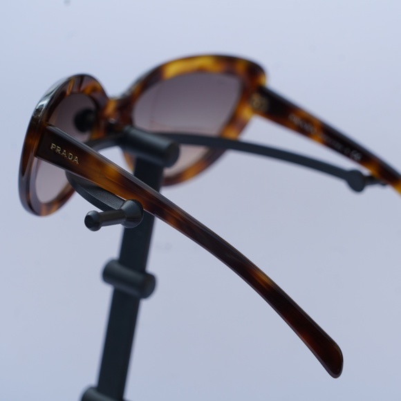 BRAND NEW DESIGNER PRADA SUNGLASSES ON SALE NOW main image 4